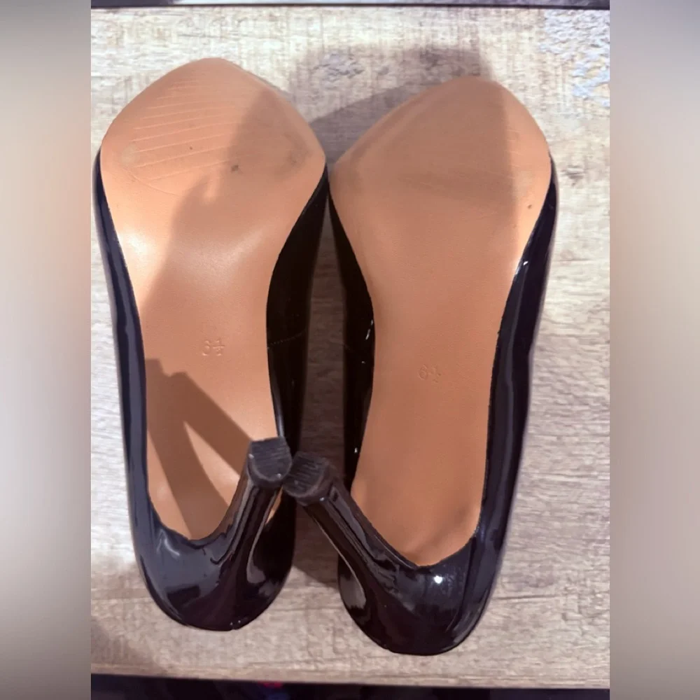 Michael Shannon Black Heels - Picture 5 of 5